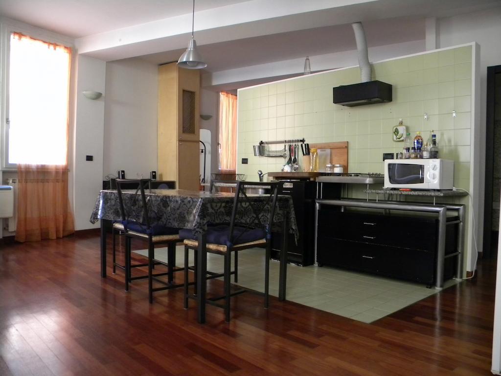 Ampio Open Space In Centro Storico Болоня Стая снимка